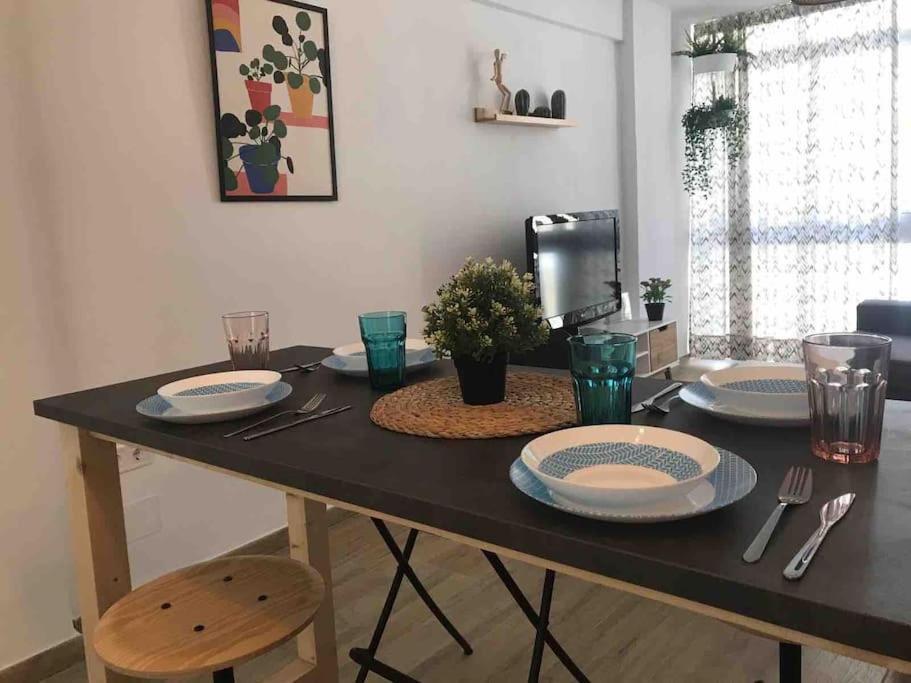 Ideal Apartamento En El Barrio De Las Delicias Malaga Zewnętrze zdjęcie